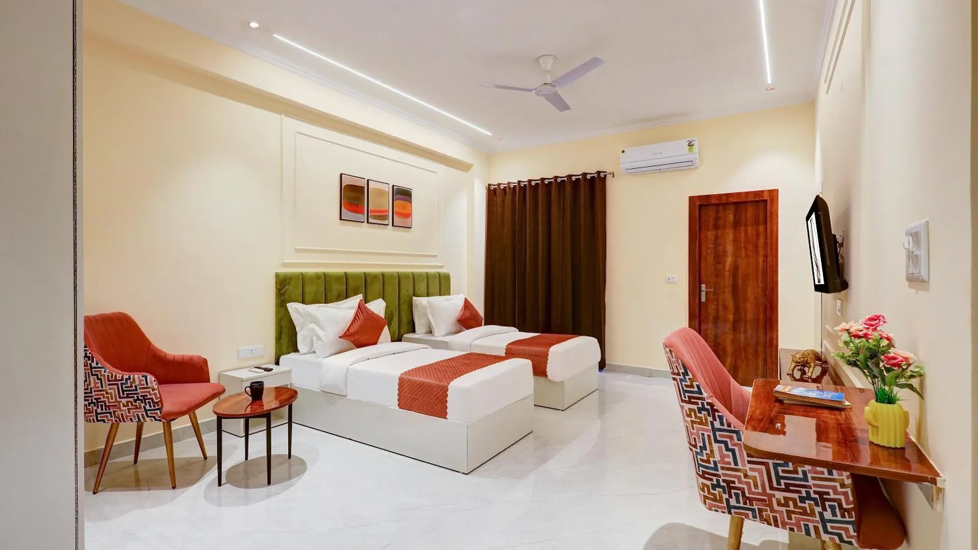 Limewood Stay - Crystal Gurgaon