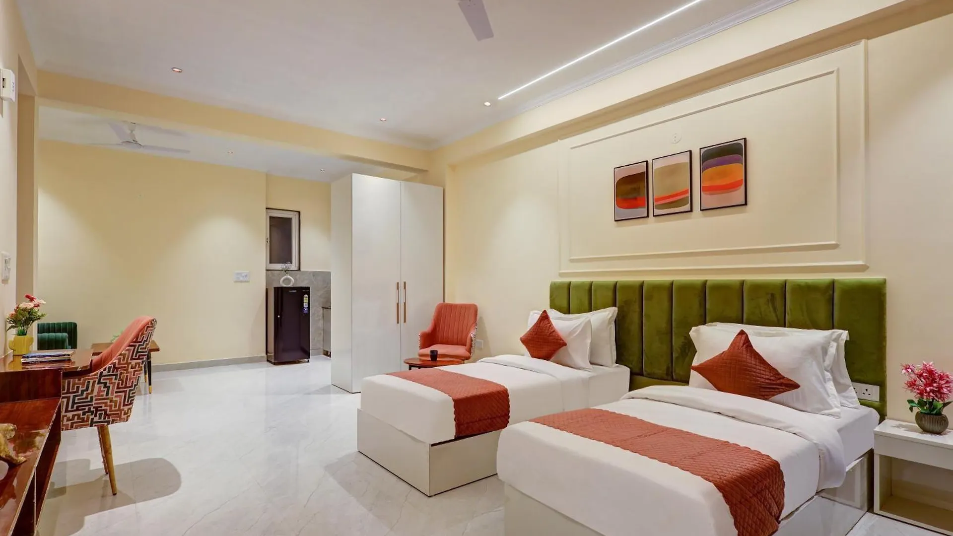 Limewood Stay - Crystal Gurgaon