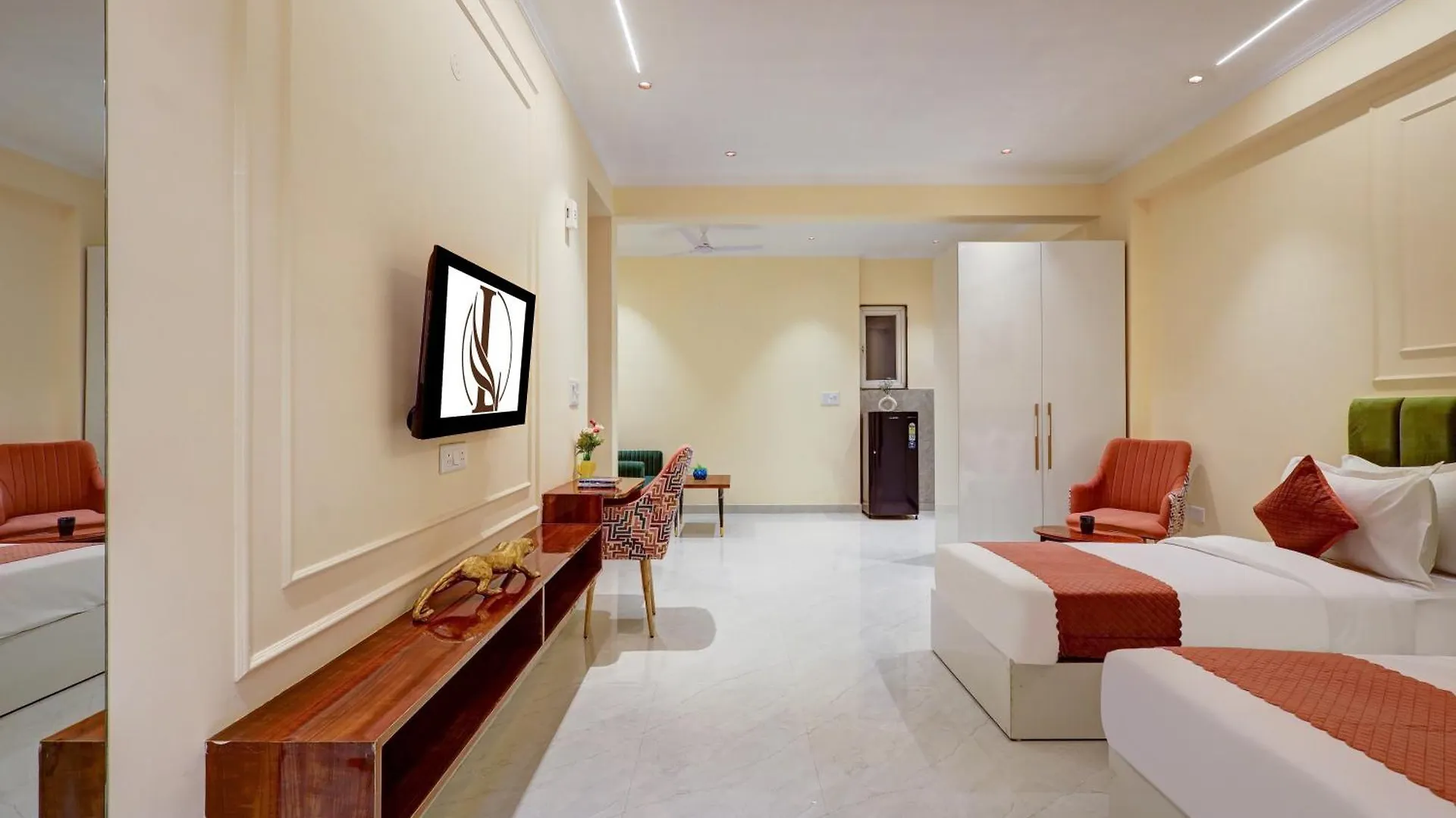 Hotel Limewood Stay - Crystal Gurgaon