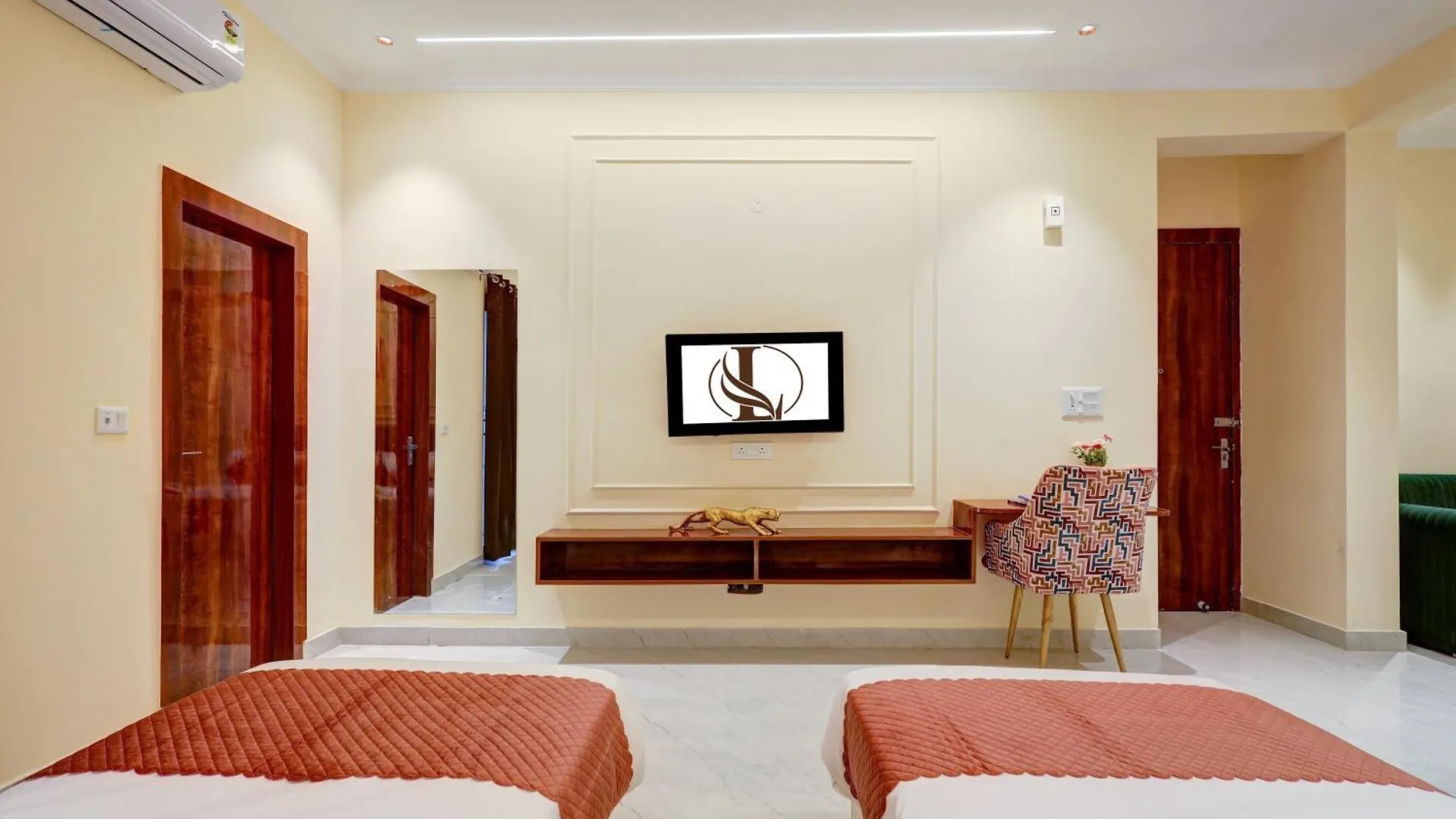 Hotel Limewood Stay - Crystal Gurgaon