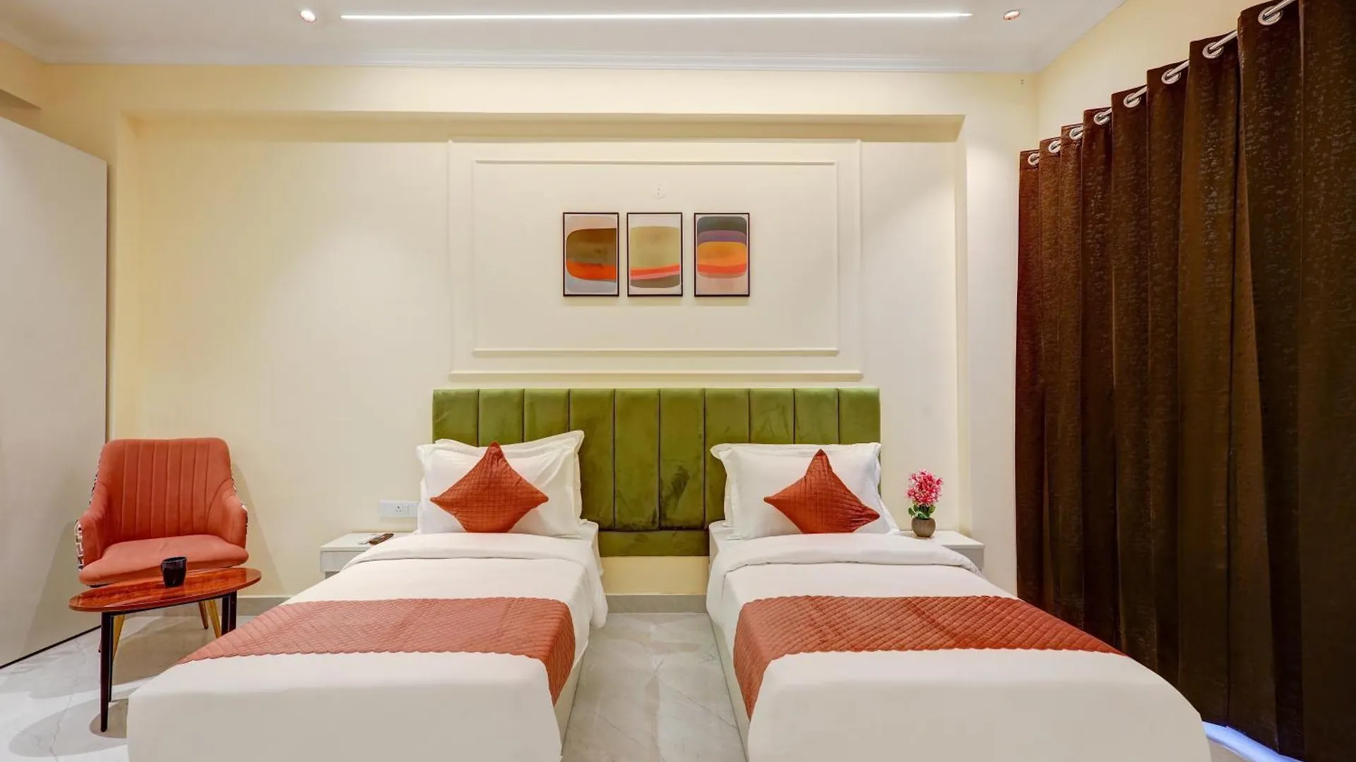 Limewood Stay - Crystal Gurgaon Inde