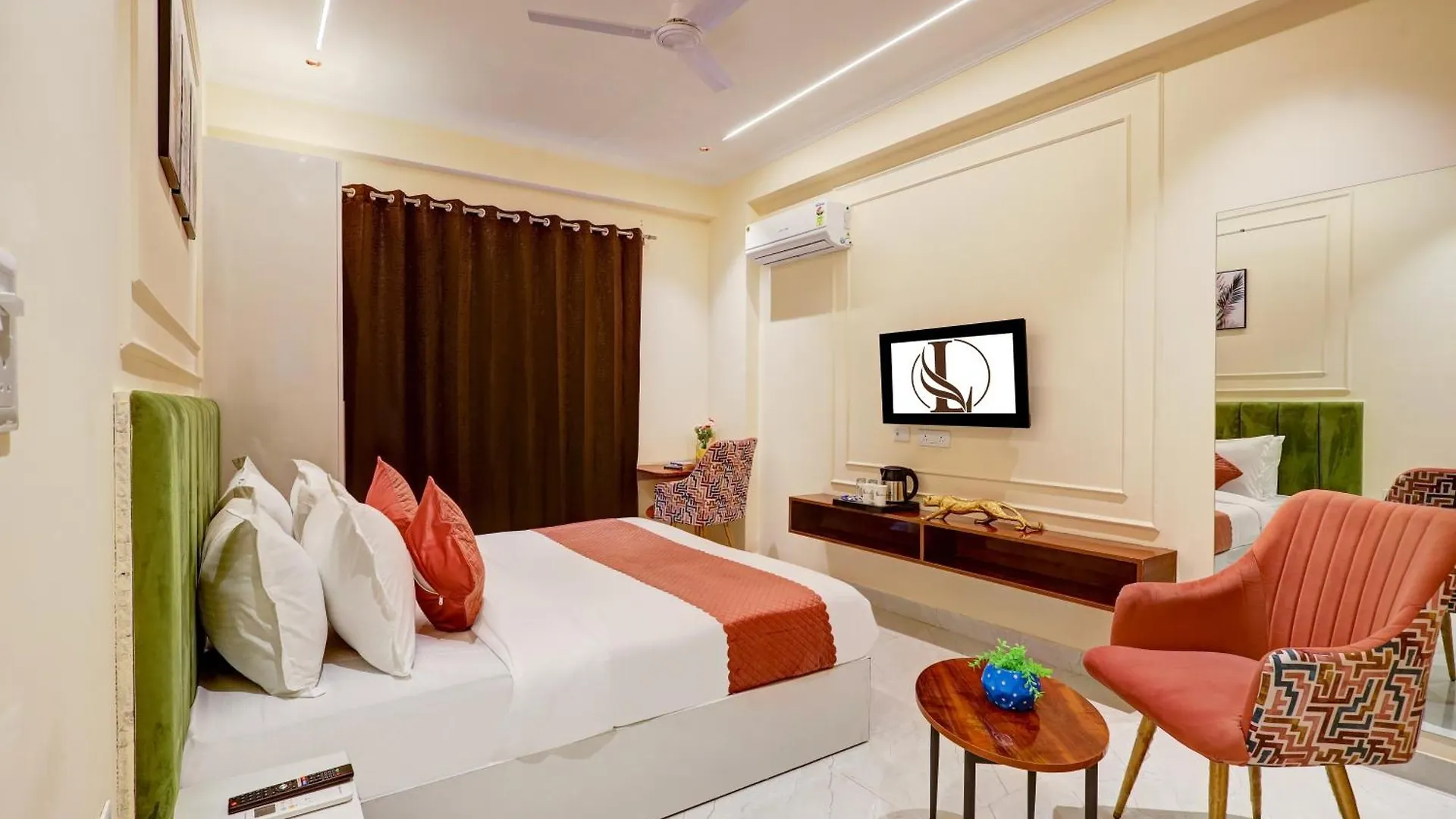 Limewood Stay - Crystal Gurgaon Hotel