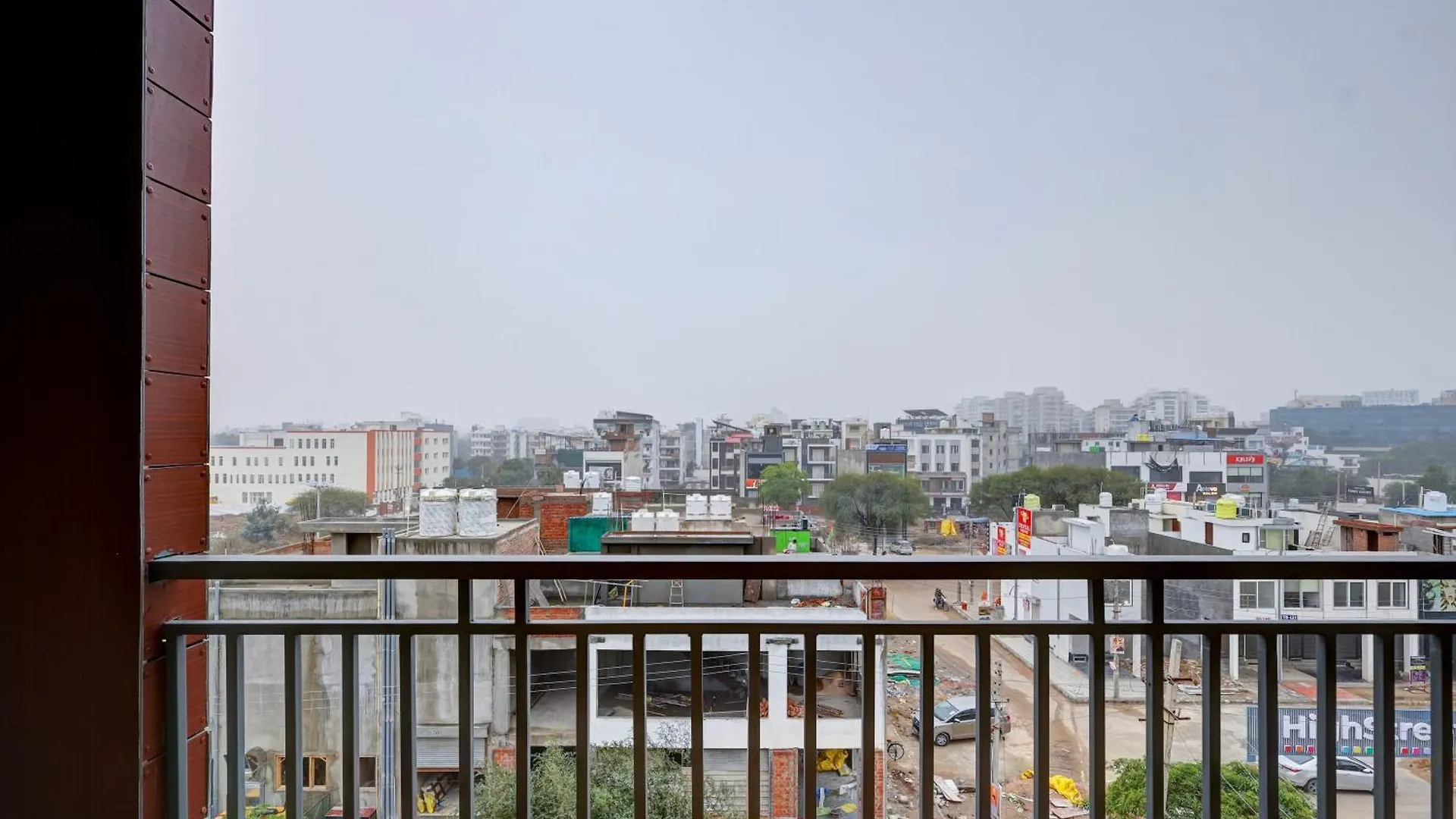 Limewood Stay - Crystal Gurgaon 3*,  Inde
