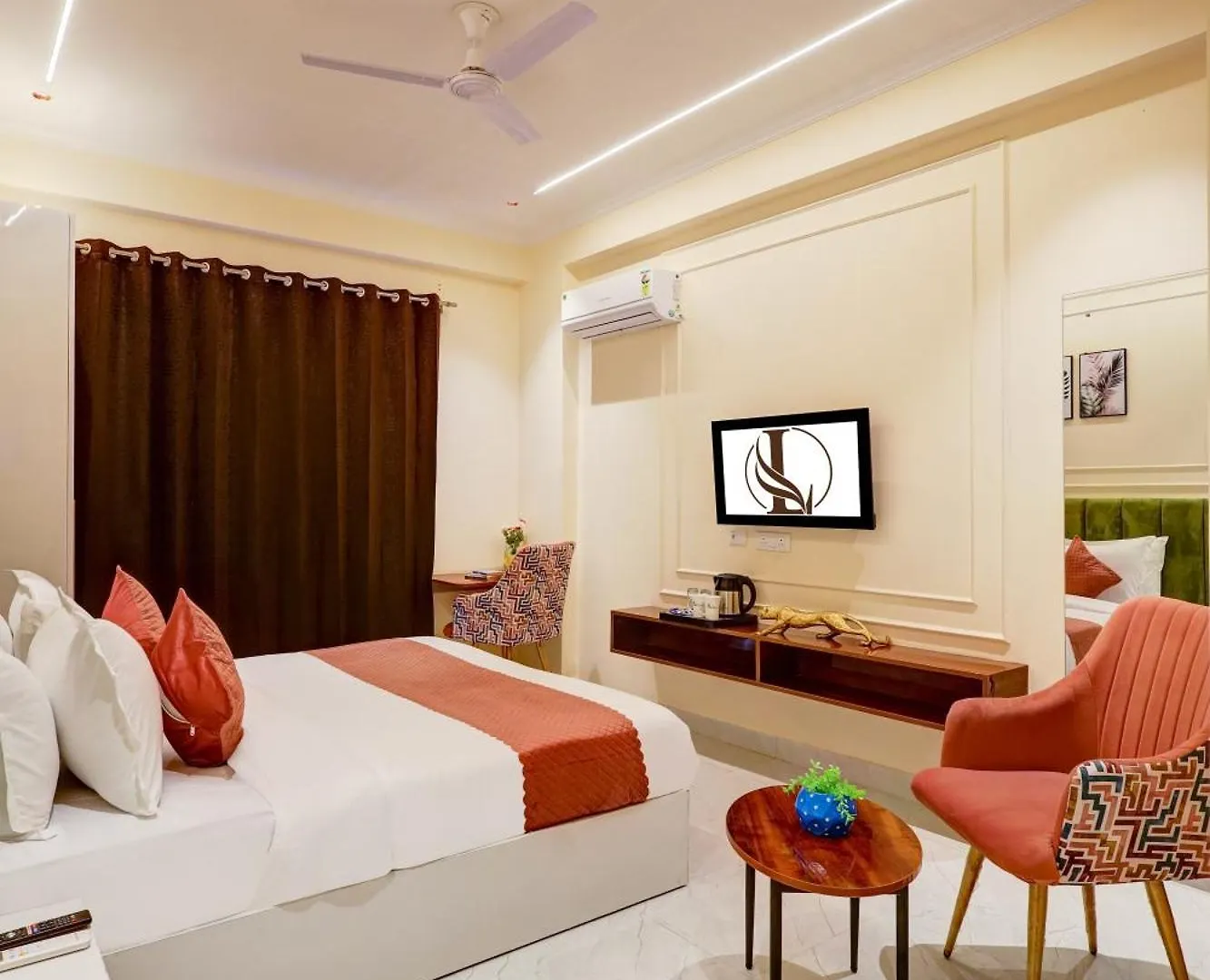 Hotel Limewood Stay - Crystal Gurgaon