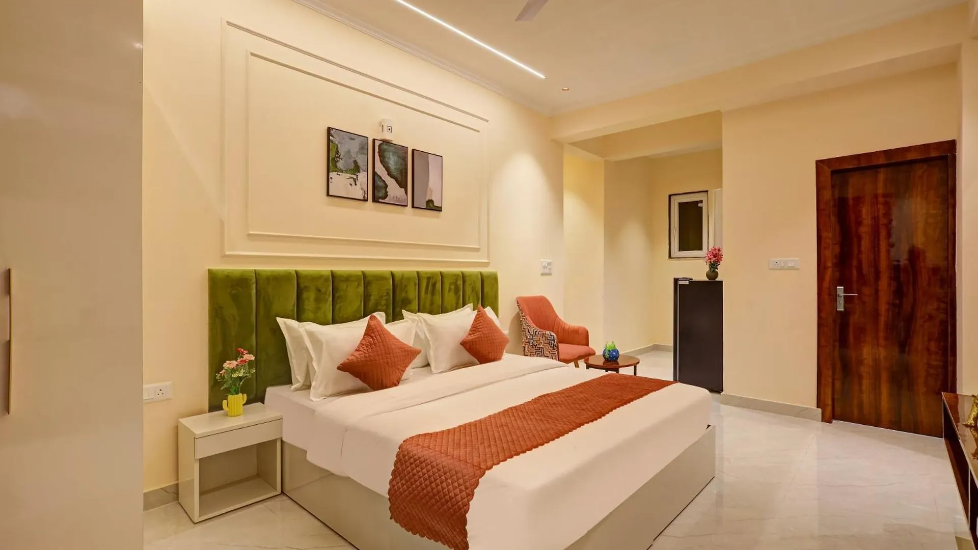 Hotel Limewood Stay - Crystal Gurgaon