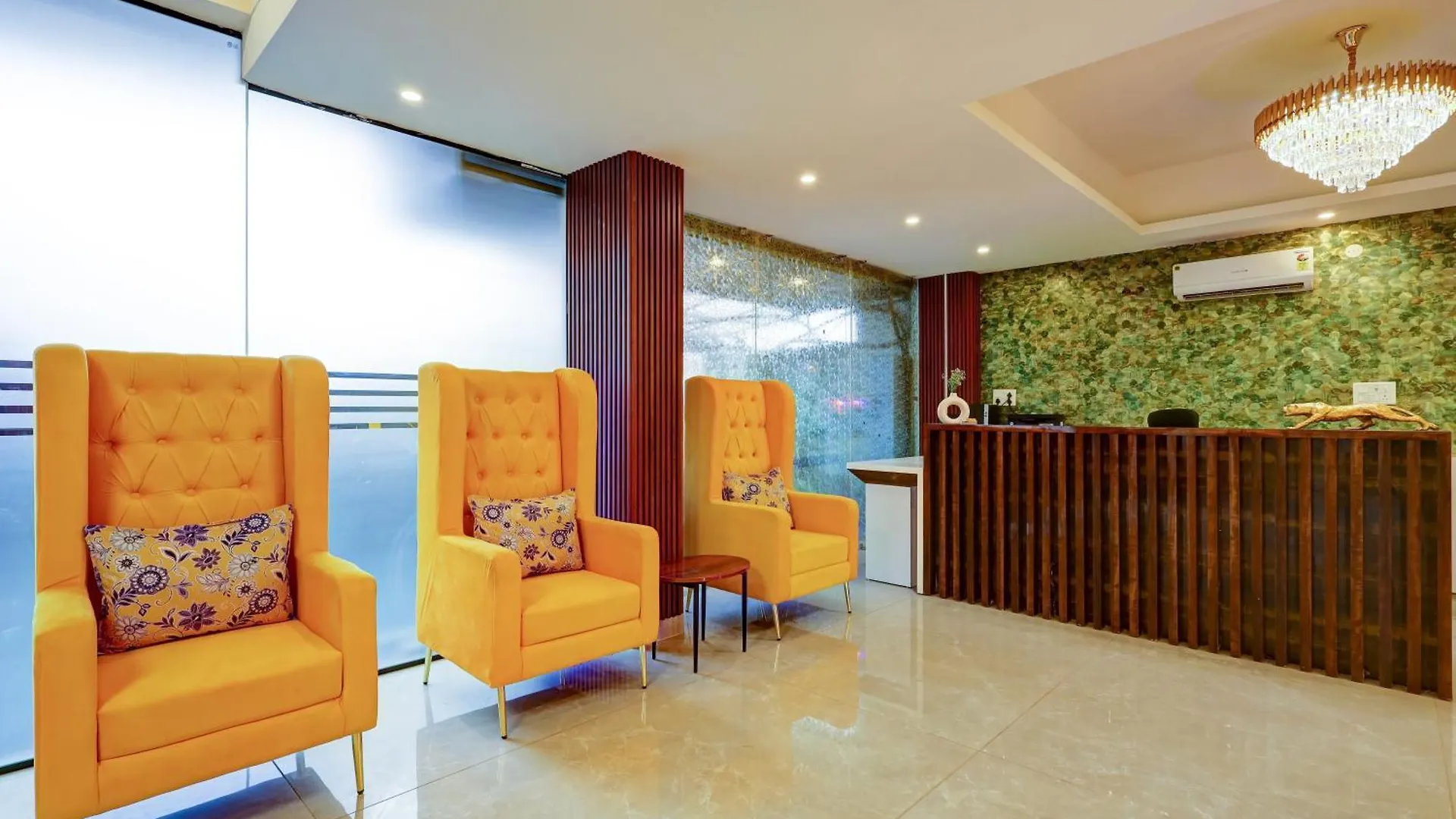 Hotel Limewood Stay - Crystal Gurgaon