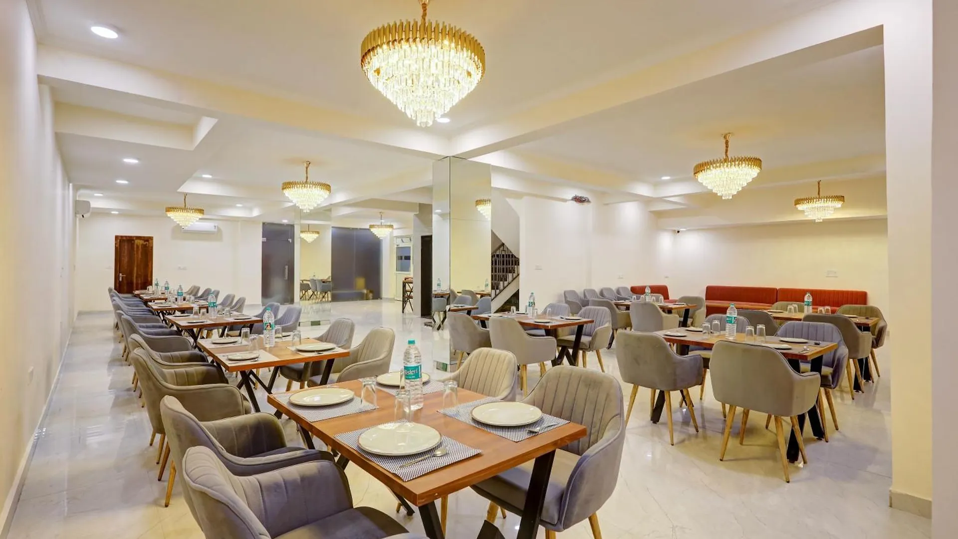 Limewood Stay - Crystal Gurgaon Hotel