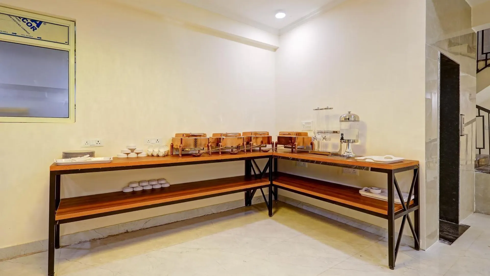 Limewood Stay - Crystal Gurgaon 3*,  Inde